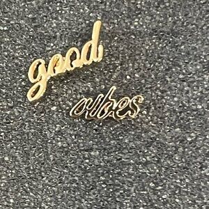 nwot Gold 'Good Vibes' post earrings